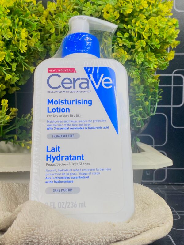 CeraVe Moisturizing Lotion for Dry to Very Dry Skin (236ml) - Image 2