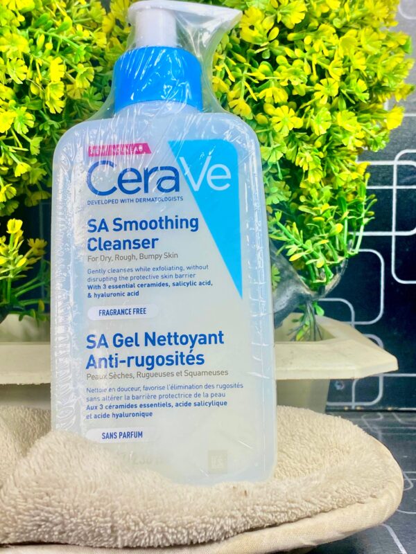 CeraVe SA Smoothing Cleanser (236ml) - Image 2