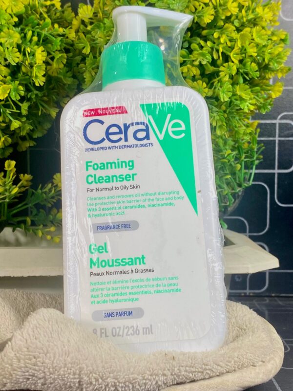 CeraVe Foaming Cleanser for Normal to Oily Skin (236ml) - Image 2